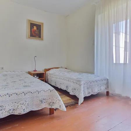Holiday home Gorgeous In With Wifi Veli Iz